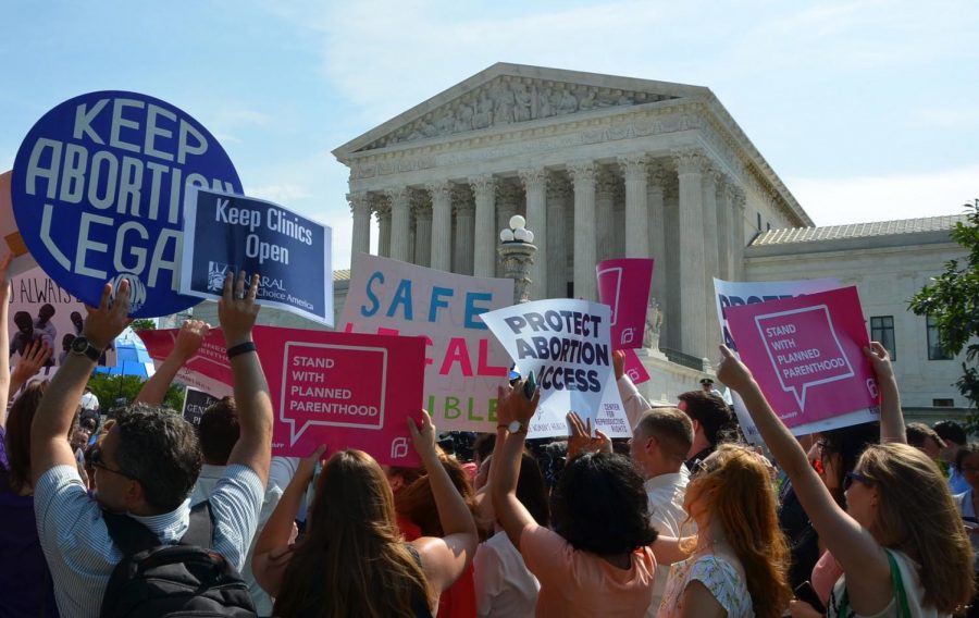 Pro-choice protestors outside the Supreme Court in Washington D.C.