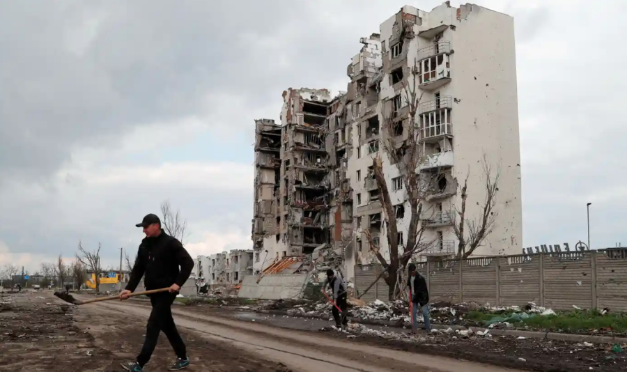A destroyed residential building in Mariupol, Ukraine on 22 April
