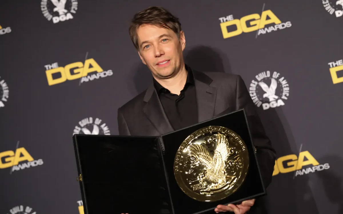  Sean Baker won big at the 2025 Oscars, walking away with 5 awards.